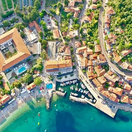 Apartment Kaki Nur 100 Meter Vom Strand Moscenicka Draga